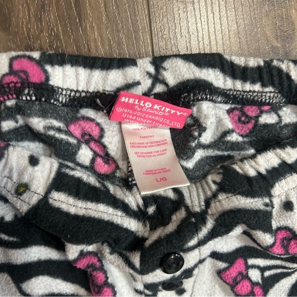 Hello Kitty Zebra Print & Pink Pajama Bottoms - Picture 4 of 5